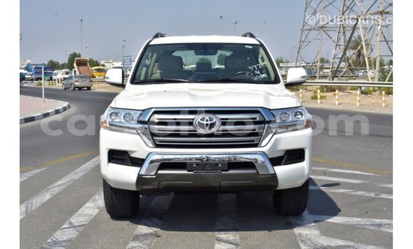 Buy Import Toyota Land Cruiser White Car in Import - Dubai in Maseru Buy Import Toyota Land Cruiser White Car in Import - Dubai in Maseru