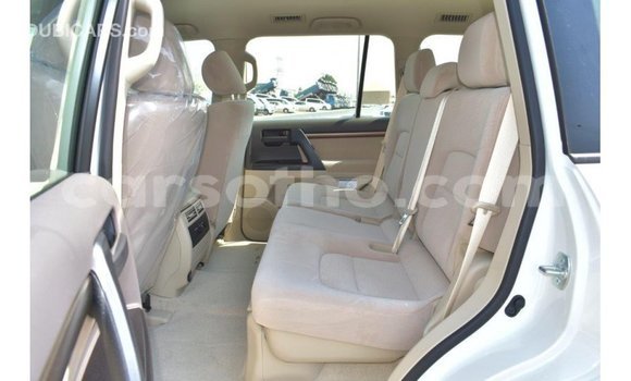 Buy Import Toyota Land Cruiser White Car in Import - Dubai in Maseru Buy Import Toyota Land Cruiser White Car in Import - Dubai in Maseru