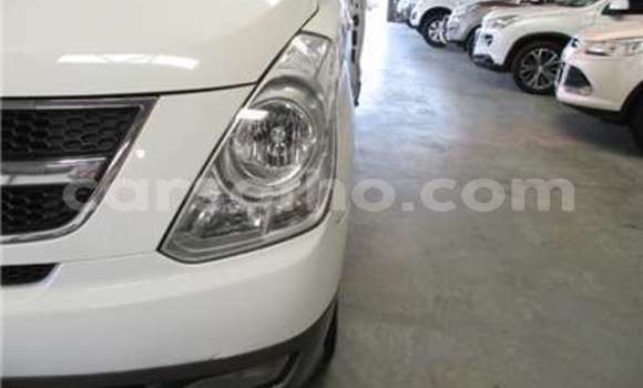 Acheter Occasion Voiture Hyundai H1 Blanc à Butha Buthe, Butha-Buthe Acheter Occasion Voiture Hyundai H1 Blanc à Butha Buthe, Butha-Buthe