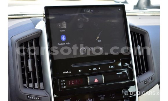 Buy Import Toyota Land Cruiser White Car in Import - Dubai in Maseru Buy Import Toyota Land Cruiser White Car in Import - Dubai in Maseru