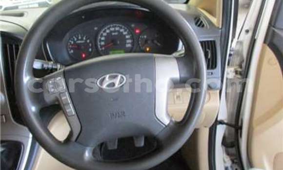 Acheter Occasion Voiture Hyundai H1 Blanc à Butha Buthe, Butha-Buthe Acheter Occasion Voiture Hyundai H1 Blanc à Butha Buthe, Butha-Buthe