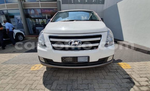 Acheter Occasion Voiture Hyundai H1 Vert à Maseru, Maseru Acheter Occasion Voiture Hyundai H1 Vert à Maseru, Maseru