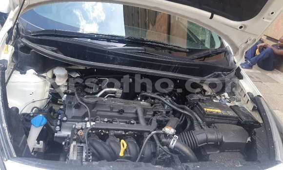 Sayi Na hannu Kia Rio White Mota in Mafeteng a Mafeteng Sayi Na hannu Kia Rio White Mota in Mafeteng a Mafeteng