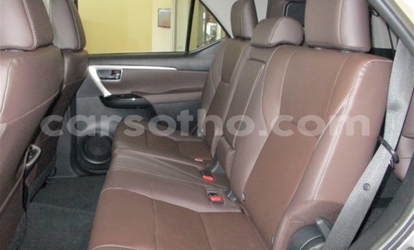 اشتري مستعمل Toyota Fortuner Silver سيارة في Import - Dubai في Maseru اشتري مستعمل Toyota Fortuner Silver سيارة في Import - Dubai في Maseru