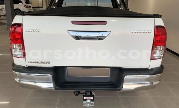 Sayi Na hannu Toyota Hilux White Mota in Maseru a Maseru Sayi Na hannu Toyota Hilux White Mota in Maseru a Maseru