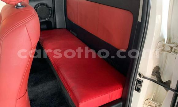 Sayi Na hannu Toyota Hilux White Mota in Maseru a Maseru Sayi Na hannu Toyota Hilux White Mota in Maseru a Maseru