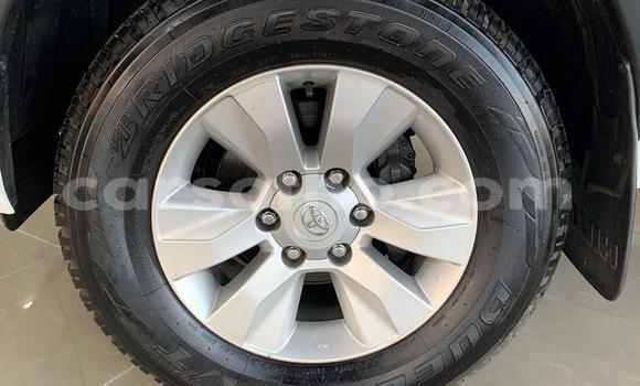 Sayi Na hannu Toyota Hilux White Mota in Maseru a Maseru Sayi Na hannu Toyota Hilux White Mota in Maseru a Maseru