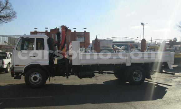 Acheter Occasion Utilitaire Nissan UD Blanc à Maseru, Maseru Acheter Occasion Utilitaire Nissan UD Blanc à Maseru, Maseru