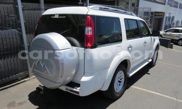 Acheter Occasion Voiture Ford Everest Blanc à Mafeteng, Mafeteng Acheter Occasion Voiture Ford Everest Blanc à Mafeteng, Mafeteng