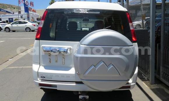 Acheter Occasion Voiture Ford Everest Blanc à Mafeteng, Mafeteng Acheter Occasion Voiture Ford Everest Blanc à Mafeteng, Mafeteng