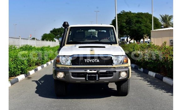 Buy Import Toyota Land Cruiser Beige Car in Import - Dubai in Maseru Buy Import Toyota Land Cruiser Beige Car in Import - Dubai in Maseru
