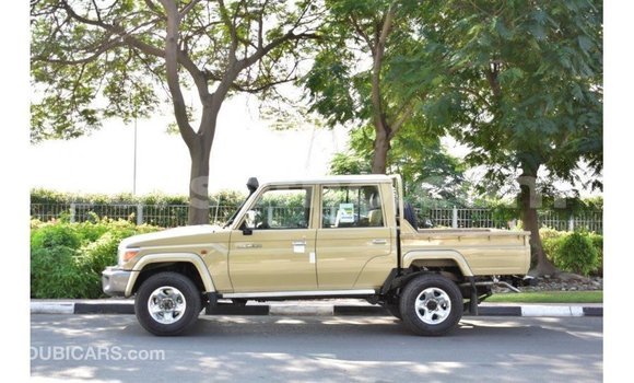 Buy Import Toyota Land Cruiser Beige Car in Import - Dubai in Maseru Buy Import Toyota Land Cruiser Beige Car in Import - Dubai in Maseru