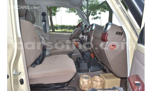 Buy Import Toyota Land Cruiser Beige Car in Import - Dubai in Maseru Buy Import Toyota Land Cruiser Beige Car in Import - Dubai in Maseru