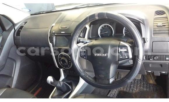 Sayi Na hannu Isuzu KB Black Mota in Maputsoa a Leribe Sayi Na hannu Isuzu KB Black Mota in Maputsoa a Leribe