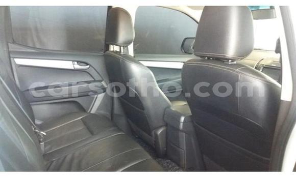 Sayi Na hannu Isuzu KB Black Mota in Maputsoa a Leribe Sayi Na hannu Isuzu KB Black Mota in Maputsoa a Leribe