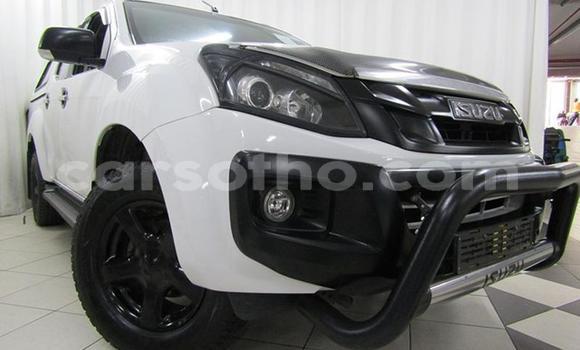 Sayi Na hannu Isuzu KB White Mota in Maputsoa a Leribe Sayi Na hannu Isuzu KB White Mota in Maputsoa a Leribe