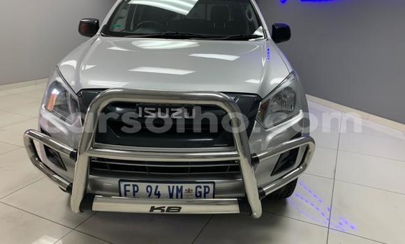 Acheter Occasion Voiture Isuzu KB Gris à Maputsoa, Leribe Acheter Occasion Voiture Isuzu KB Gris à Maputsoa, Leribe
