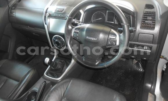 Acheter Occasion Voiture Isuzu KB Gris à Maputsoa, Leribe Acheter Occasion Voiture Isuzu KB Gris à Maputsoa, Leribe