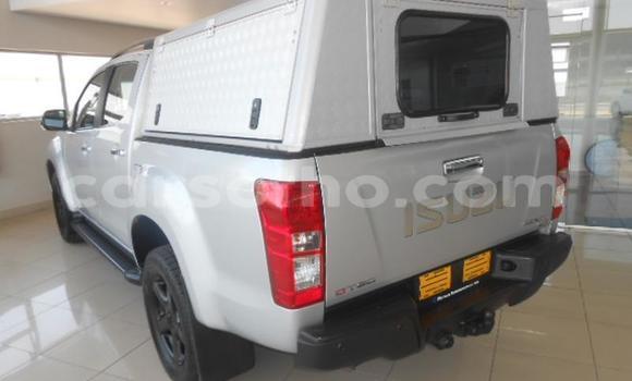 Sayi Na hannu Isuzu KB Silver Mota in Hlotse a Leribe Sayi Na hannu Isuzu KB Silver Mota in Hlotse a Leribe