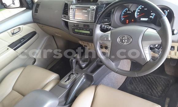 Sayi Na hannu Toyota Fortuner Beige Mota in Maseru a Maseru Sayi Na hannu Toyota Fortuner Beige Mota in Maseru a Maseru
