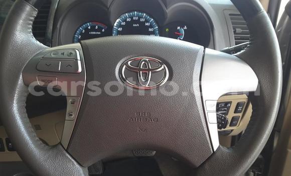 Sayi Na hannu Toyota Fortuner Beige Mota in Maseru a Maseru Sayi Na hannu Toyota Fortuner Beige Mota in Maseru a Maseru