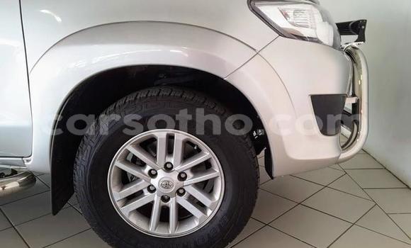 Sayi Na hannu Toyota Fortuner Beige Mota in Maseru a Maseru Sayi Na hannu Toyota Fortuner Beige Mota in Maseru a Maseru