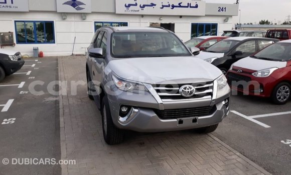Acheter Import Voiture Toyota Fortuner Autre à Import - Dubai, Maseru Acheter Import Voiture Toyota Fortuner Autre à Import - Dubai, Maseru