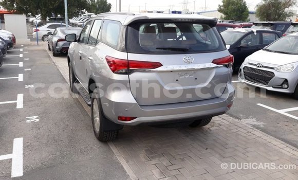 Acheter Import Voiture Toyota Fortuner Autre à Import - Dubai, Maseru Acheter Import Voiture Toyota Fortuner Autre à Import - Dubai, Maseru