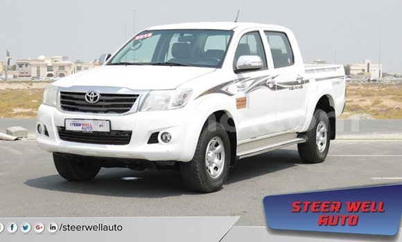 Sayi Imported Toyota Hilux White Mota in Import - Dubai a Maseru Sayi Imported Toyota Hilux White Mota in Import - Dubai a Maseru