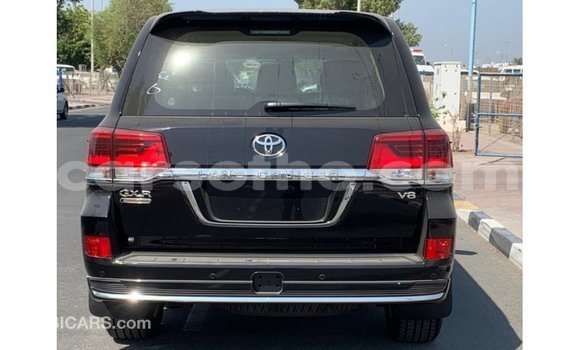 Sayi Imported Toyota Land Cruiser Black Mota in Import - Dubai a Maseru Sayi Imported Toyota Land Cruiser Black Mota in Import - Dubai a Maseru