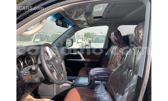 Sayi Imported Toyota Land Cruiser Black Mota in Import - Dubai a Maseru Sayi Imported Toyota Land Cruiser Black Mota in Import - Dubai a Maseru