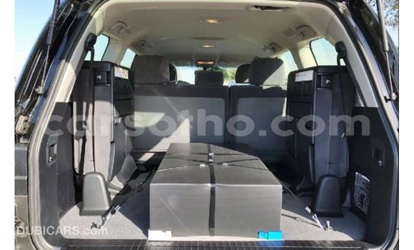 اشتري Imported Toyota Land Cruiser Black سيارة في Import - Dubai في Maseru اشتري Imported Toyota Land Cruiser Black سيارة في Import - Dubai في Maseru