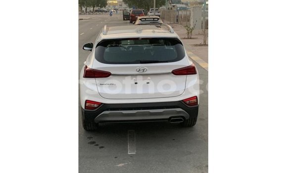 Sayi Imported Hyundai Santa Fe White Mota in Import - Dubai a Maseru Sayi Imported Hyundai Santa Fe White Mota in Import - Dubai a Maseru