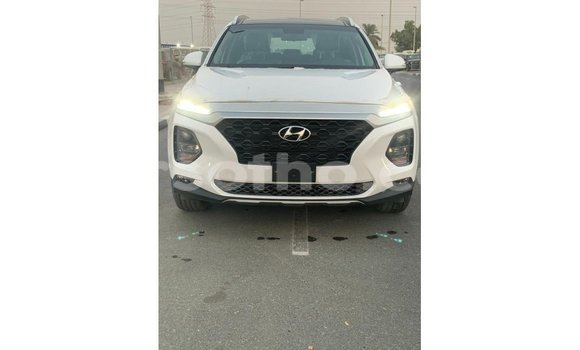 Sayi Imported Hyundai Santa Fe White Mota in Import - Dubai a Maseru Sayi Imported Hyundai Santa Fe White Mota in Import - Dubai a Maseru