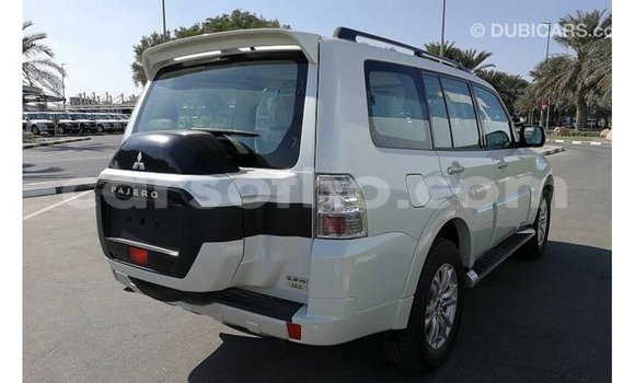 Buy Import Mitsubishi Pajero White Car in Import - Dubai in Maseru Buy Import Mitsubishi Pajero White Car in Import - Dubai in Maseru