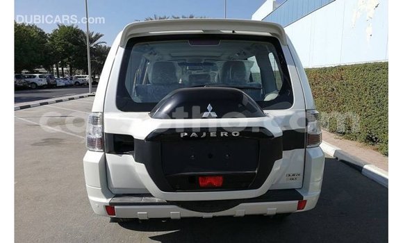Buy Import Mitsubishi Pajero White Car in Import - Dubai in Maseru Buy Import Mitsubishi Pajero White Car in Import - Dubai in Maseru