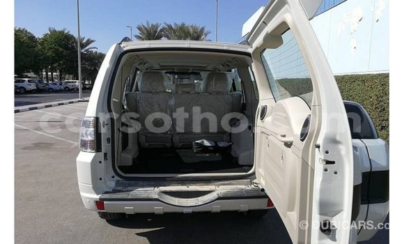 Buy Import Mitsubishi Pajero White Car in Import - Dubai in Maseru Buy Import Mitsubishi Pajero White Car in Import - Dubai in Maseru