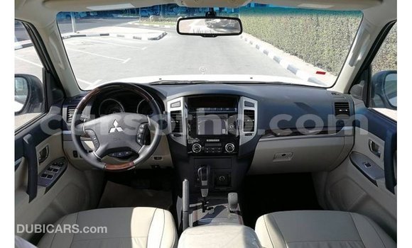 Buy Import Mitsubishi Pajero White Car in Import - Dubai in Maseru Buy Import Mitsubishi Pajero White Car in Import - Dubai in Maseru