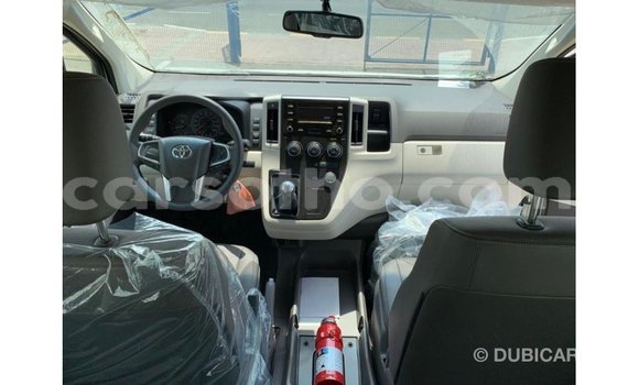 اشتري Imported Toyota Hiace White سيارة في Import - Dubai في Maseru اشتري Imported Toyota Hiace White سيارة في Import - Dubai في Maseru