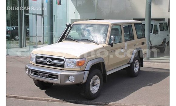 Sayi Imported Toyota Land Cruiser Beige Mota in Import - Dubai a Maseru Sayi Imported Toyota Land Cruiser Beige Mota in Import - Dubai a Maseru