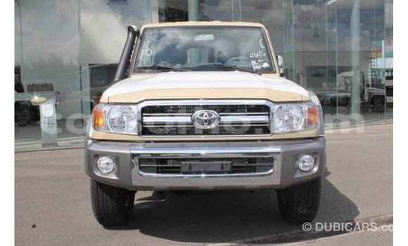 Sayi Imported Toyota Land Cruiser Beige Mota in Import - Dubai a Maseru Sayi Imported Toyota Land Cruiser Beige Mota in Import - Dubai a Maseru