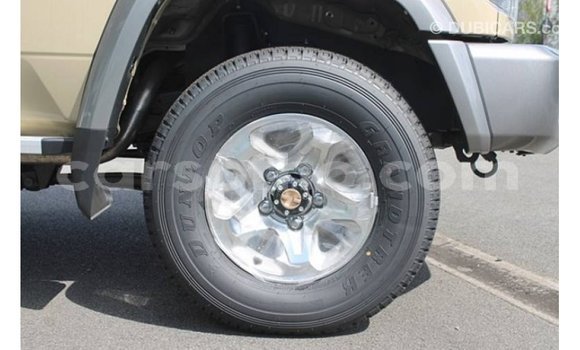Sayi Imported Toyota Land Cruiser Beige Mota in Import - Dubai a Maseru Sayi Imported Toyota Land Cruiser Beige Mota in Import - Dubai a Maseru