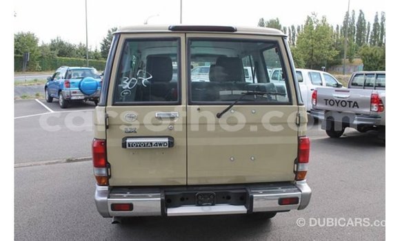 Sayi Imported Toyota Land Cruiser Beige Mota in Import - Dubai a Maseru Sayi Imported Toyota Land Cruiser Beige Mota in Import - Dubai a Maseru