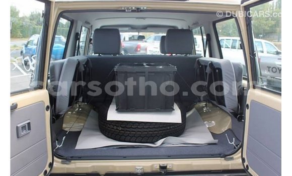 Sayi Imported Toyota Land Cruiser Beige Mota in Import - Dubai a Maseru Sayi Imported Toyota Land Cruiser Beige Mota in Import - Dubai a Maseru