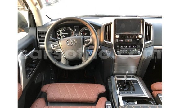 Sayi Imported Toyota Land Cruiser Black Mota in Import - Dubai a Maseru Sayi Imported Toyota Land Cruiser Black Mota in Import - Dubai a Maseru