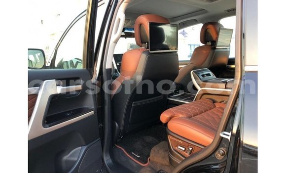 Sayi Imported Toyota Land Cruiser Black Mota in Import - Dubai a Maseru Sayi Imported Toyota Land Cruiser Black Mota in Import - Dubai a Maseru
