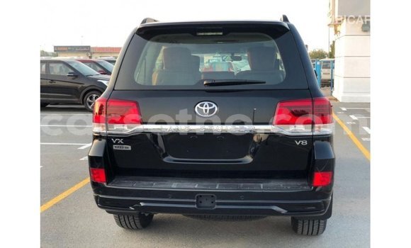 Sayi Imported Toyota Land Cruiser Black Mota in Import - Dubai a Maseru Sayi Imported Toyota Land Cruiser Black Mota in Import - Dubai a Maseru