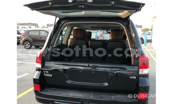 Sayi Imported Toyota Land Cruiser Black Mota in Import - Dubai a Maseru Sayi Imported Toyota Land Cruiser Black Mota in Import - Dubai a Maseru
