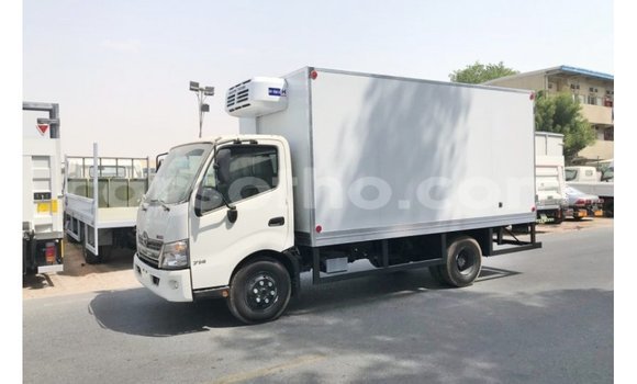 Acheter Import Utilitaire Hino 300 Series Blanc à Import - Dubai, Maseru Acheter Import Utilitaire Hino 300 Series Blanc à Import - Dubai, Maseru