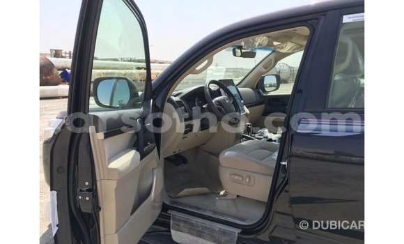 Acheter Import Voiture Toyota Land Cruiser Noir à Import - Dubai, Maseru Acheter Import Voiture Toyota Land Cruiser Noir à Import - Dubai, Maseru
